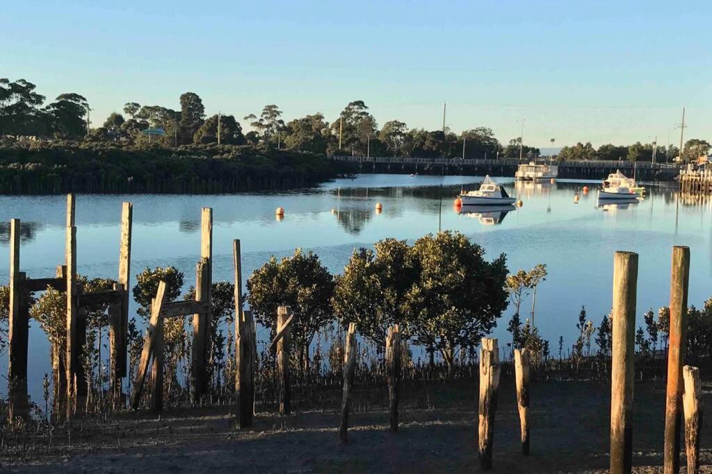 That Seaside Cottage - Fully Equipped Home, 4 Bedrooms On The Foreshore Tooradin Exterior photo